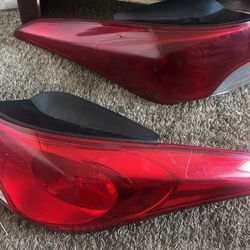 2013 Hyundai Elantra taillights