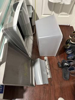 ScoopFree Crystal Cat Litter Machine and accessories