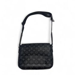 Black Louis Vuitton men’s side bag / fanny pack