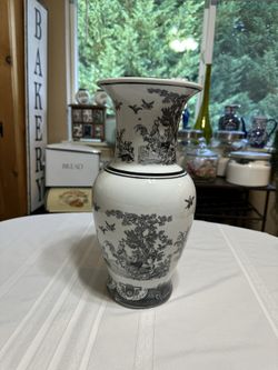 Chinese DeChang Taoci Porcelain Vase