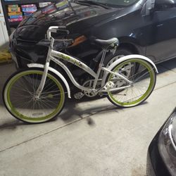 Delle Cruz 24 In. Bike Special Flower Decor