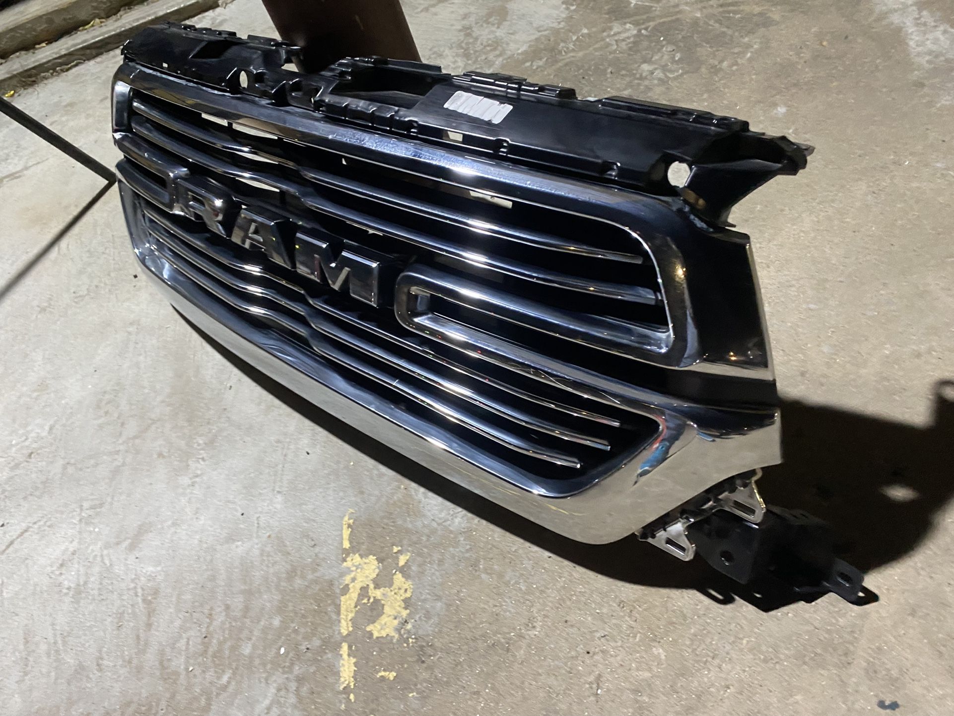 Ram 1500 Grill OEM