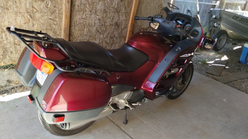 2001 Honda ST1100