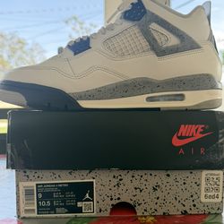 Air Jordan 4 Retro Size 9 M With Box