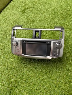 Toyota 4Runner OEM Head Unit Radio Display
