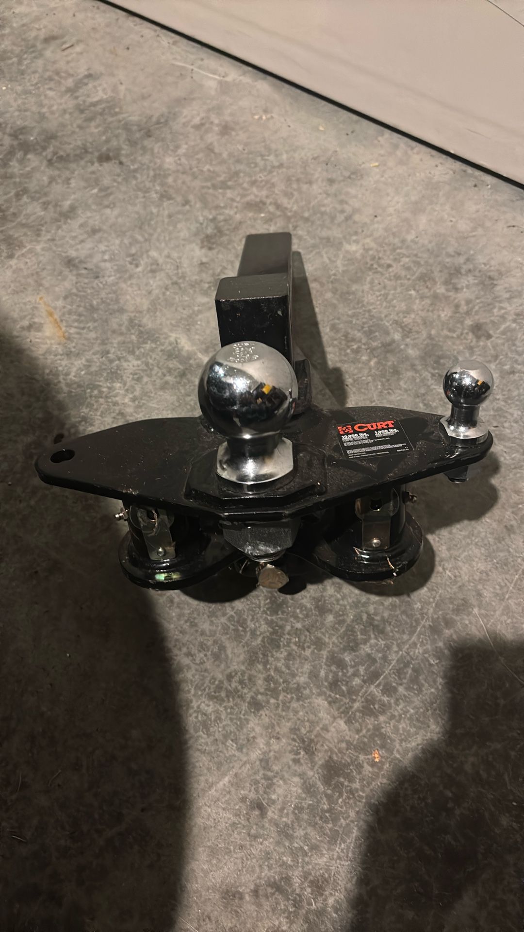 Curt Round Bar Weight Distribution Hitch