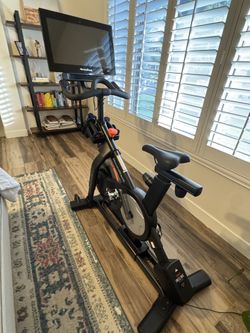 Nordic Track s22i Studio Cycle In Excellent Condition