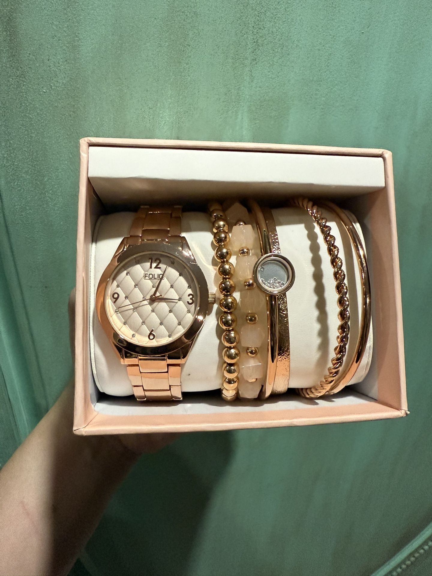 Women’s Watch & Bracelets