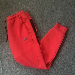 Red Nike Tech Size M