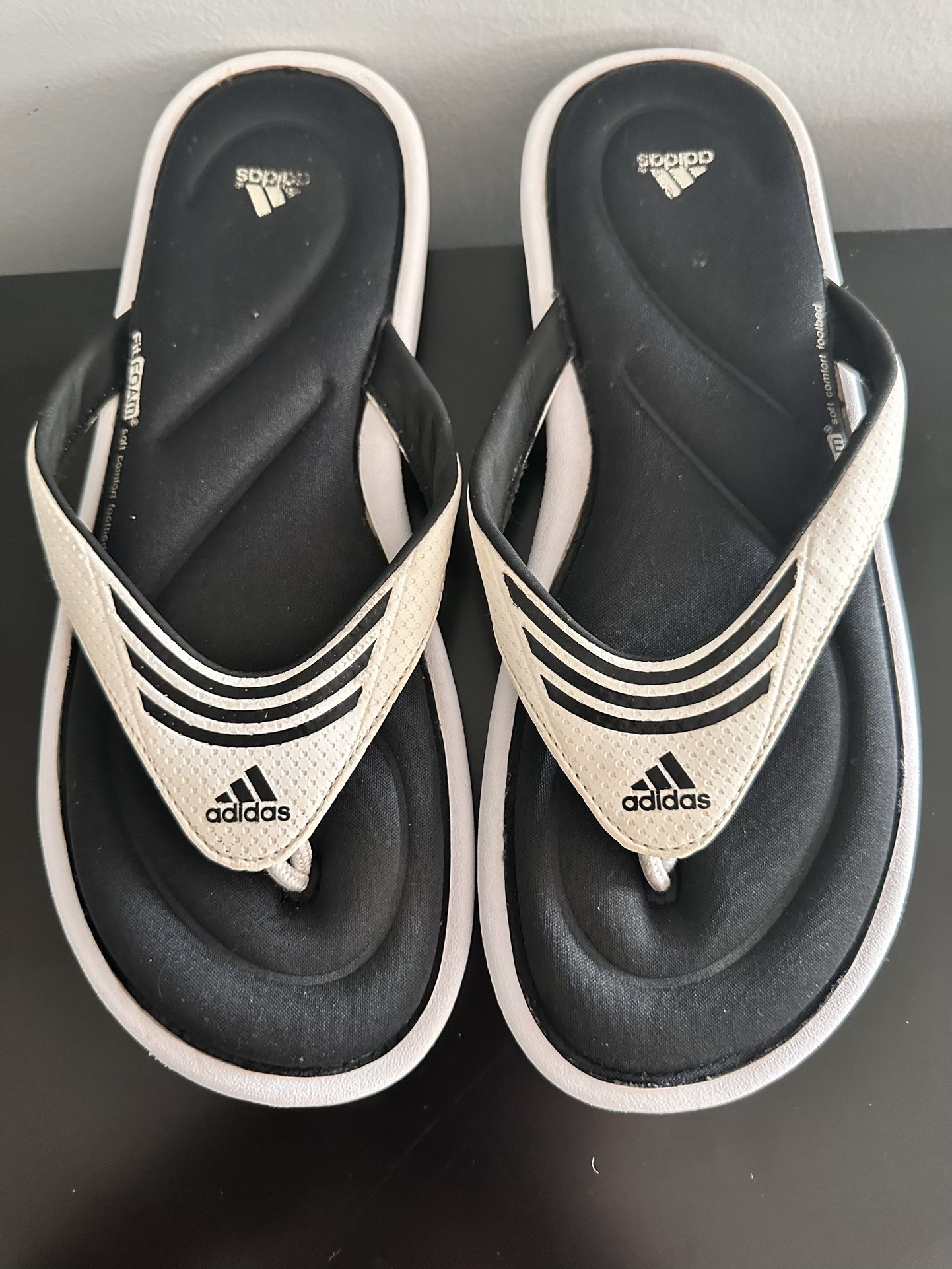 Women’s Size 8 Adidas Flip Flops Sandals
