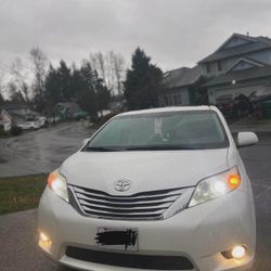 2012 Toyota Sienna