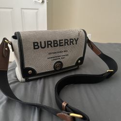 burberry crossbody for Sale in Phoenix AZ OfferUp