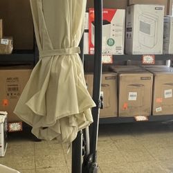 Offset Cantilever Patio Umbrella With Base 