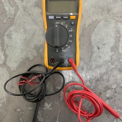 Fluke 115 True Rms W/ Leads