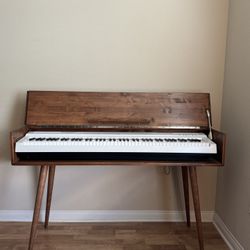 Custom Wooden Keyboard Stand 