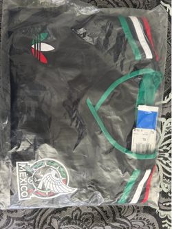 Mexico Long Sleeve Jersey (26’ World Cup) Size XL