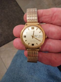 Vintage 1975 Timex Marlin day and night mechanical watch