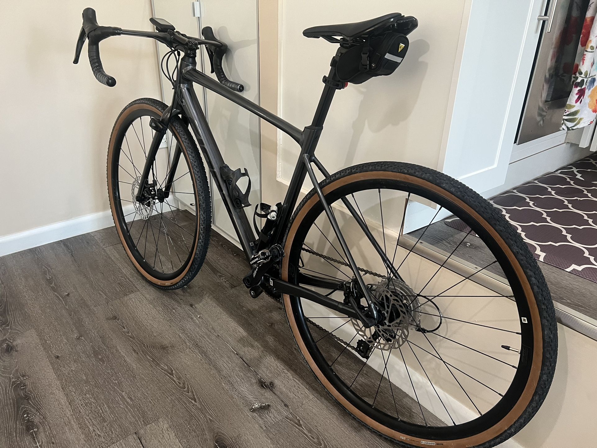 Giant Contender AR 2022 Gravel And road Bike, Medium