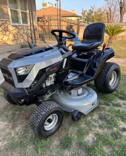 Murray MT100 42 in. 13.5 HP 500cc E1350 Series Briggs and Stratton Engine 6-Speed Manual Gas Riding Lawn Tractor Mower