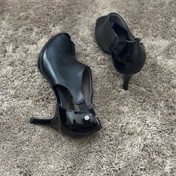 Life Stride Velocity Open  Toe  Shoes  Size  8. 