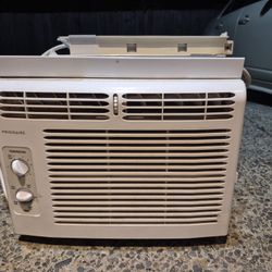 Frigidaire Air Conditioner 