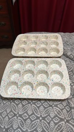 Silicone muffin pan set of 2