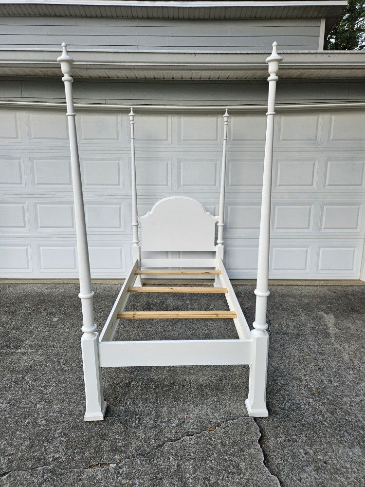 Lexington 4 Poster Bed Frame size Twin