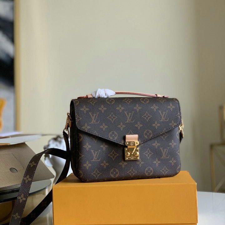 Louis Vuitton Pochette Metis 32cm Bag