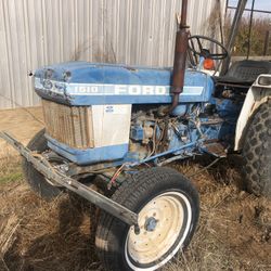  1510 Ford Tractor/ 150gal Spray Tank