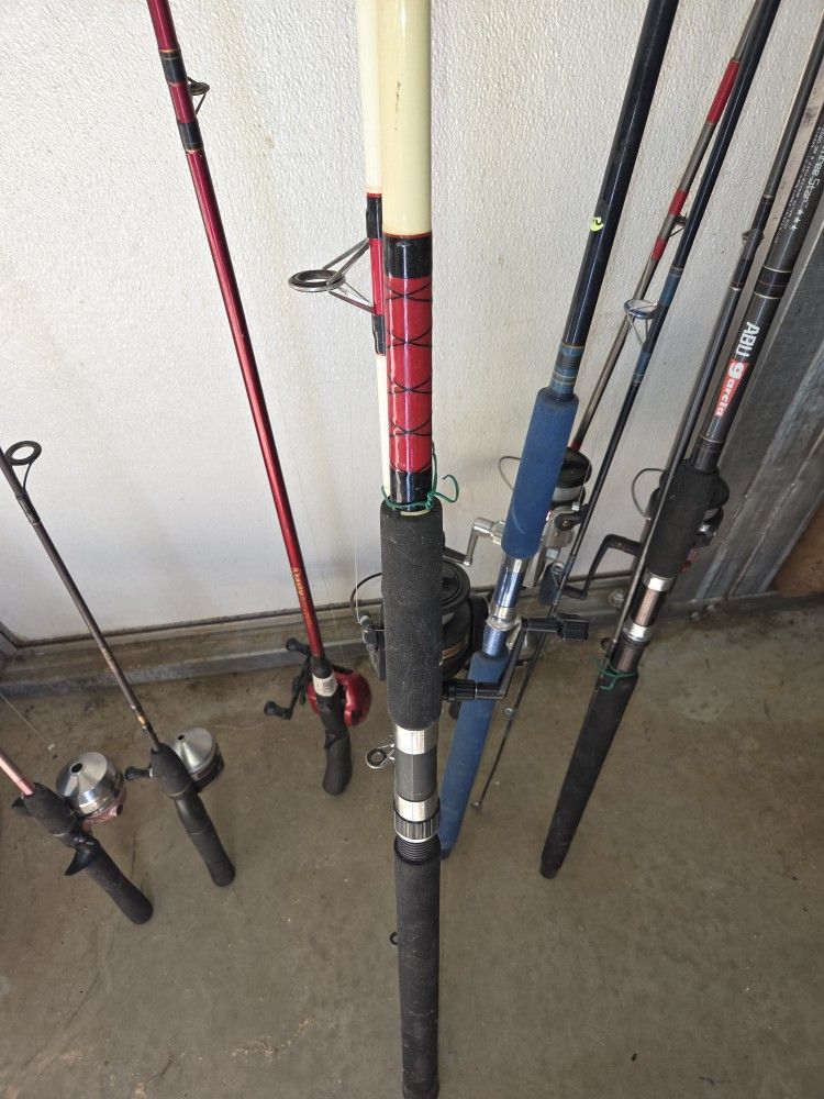 6 Fishing  Rods An Reels