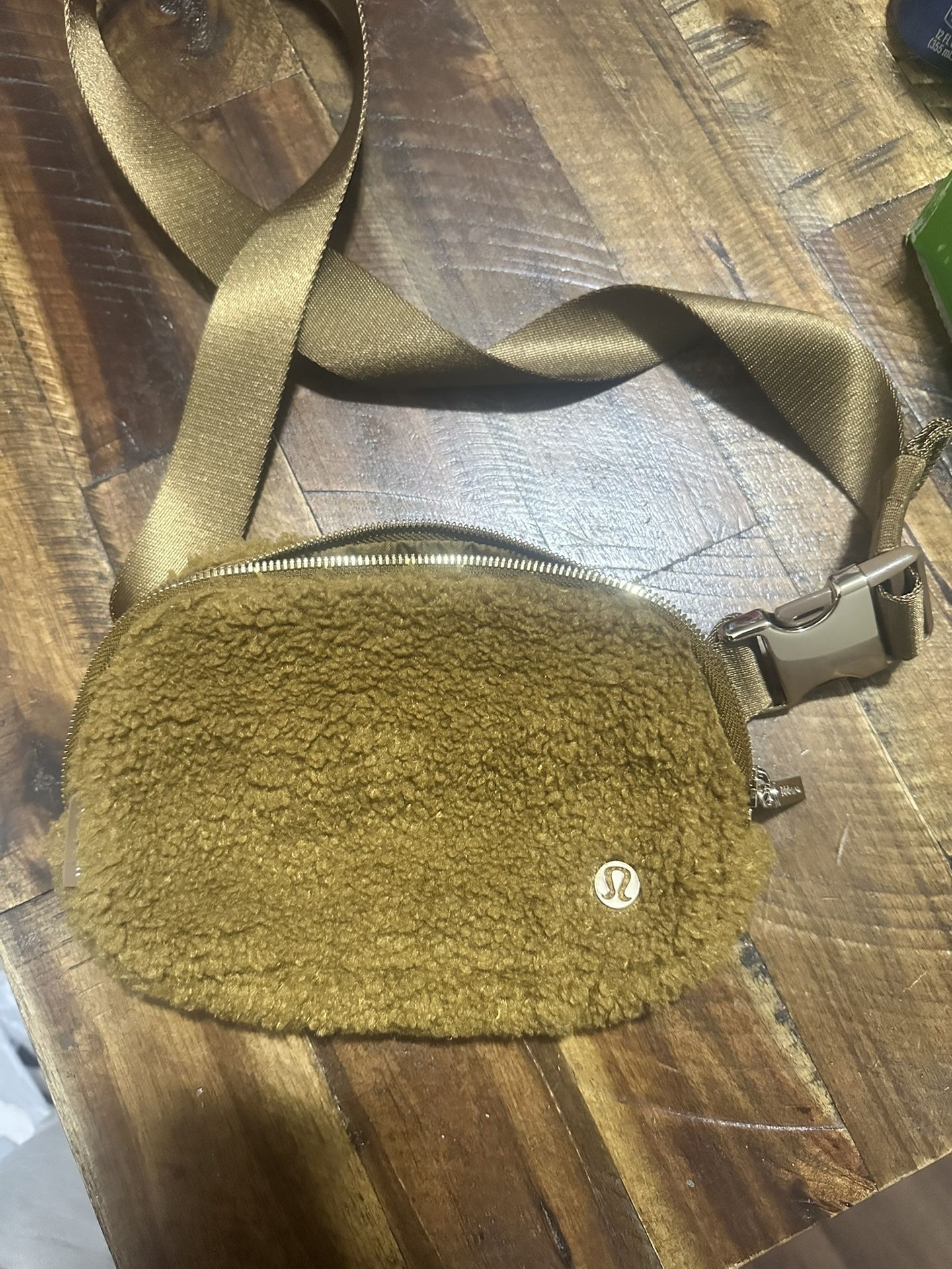 Lululemon Sherpa Everywhere Belt Bag – Golden Brown