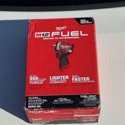 Milwaukee 3/8” Stubby Impact M12