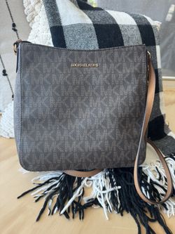 MK Jet Set Travel Purse 