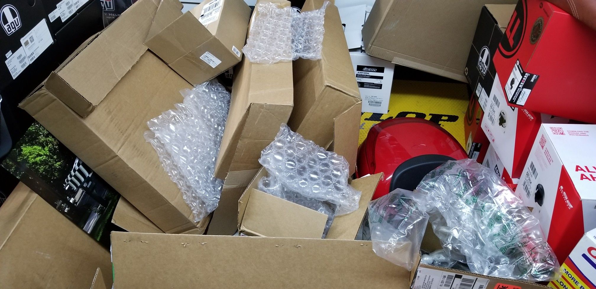 Free moving boxes