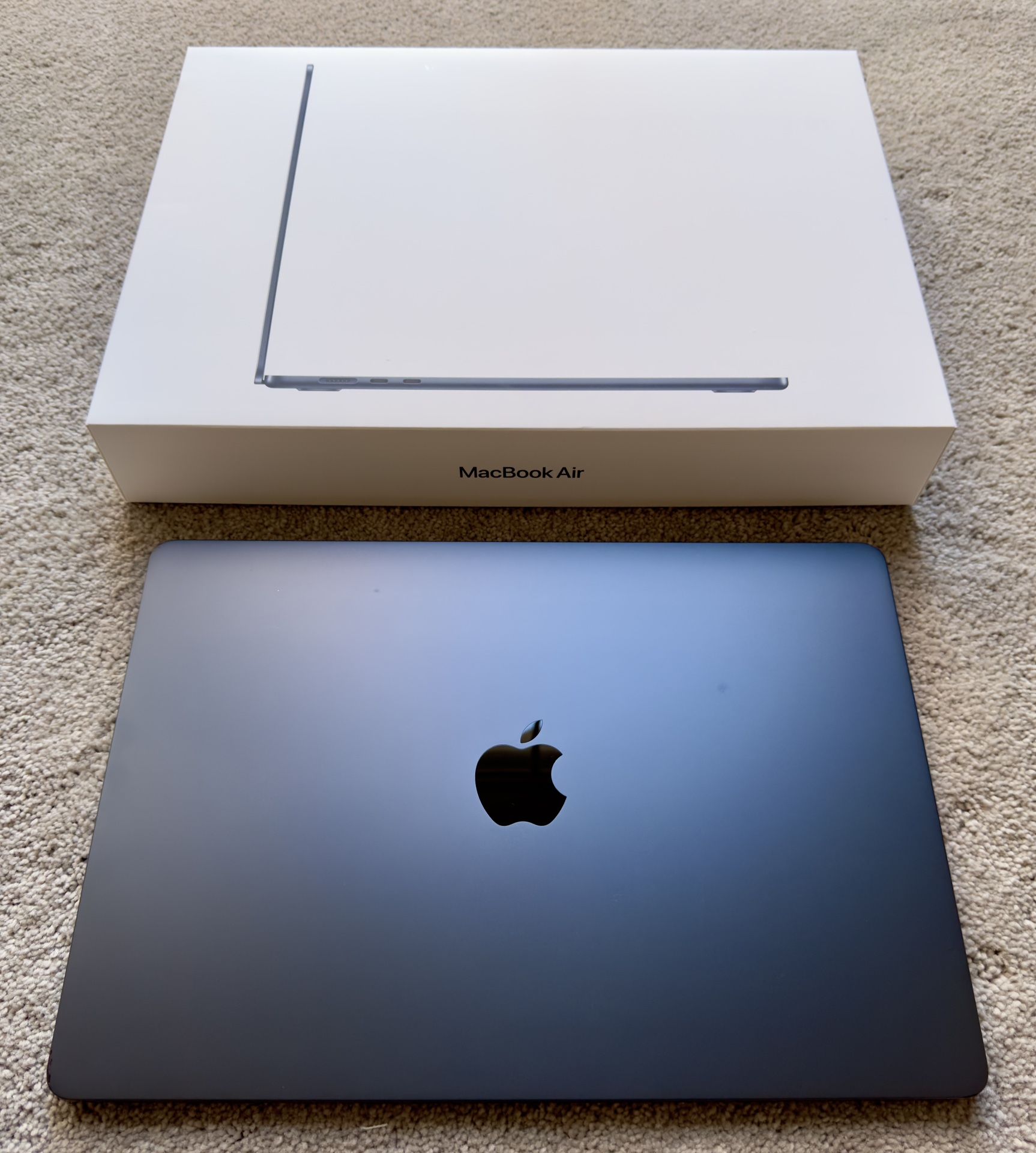 15" 2024 MacBook Air with M3 Chip 8GB Ram 256GB SSD
