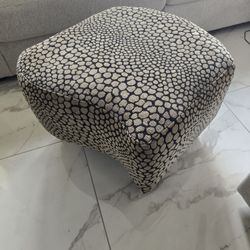 Contemporary Leopard Print Ottoman Furniture - Modern - Foot Rest - Couch - Table - Living Room 