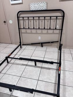 Queen bedframe
