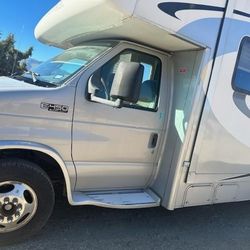 2004 Gulfstream On F-450 CHASSIS 