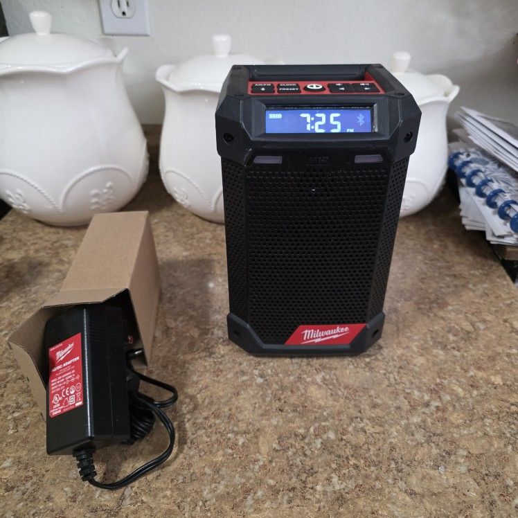 M12 Radio