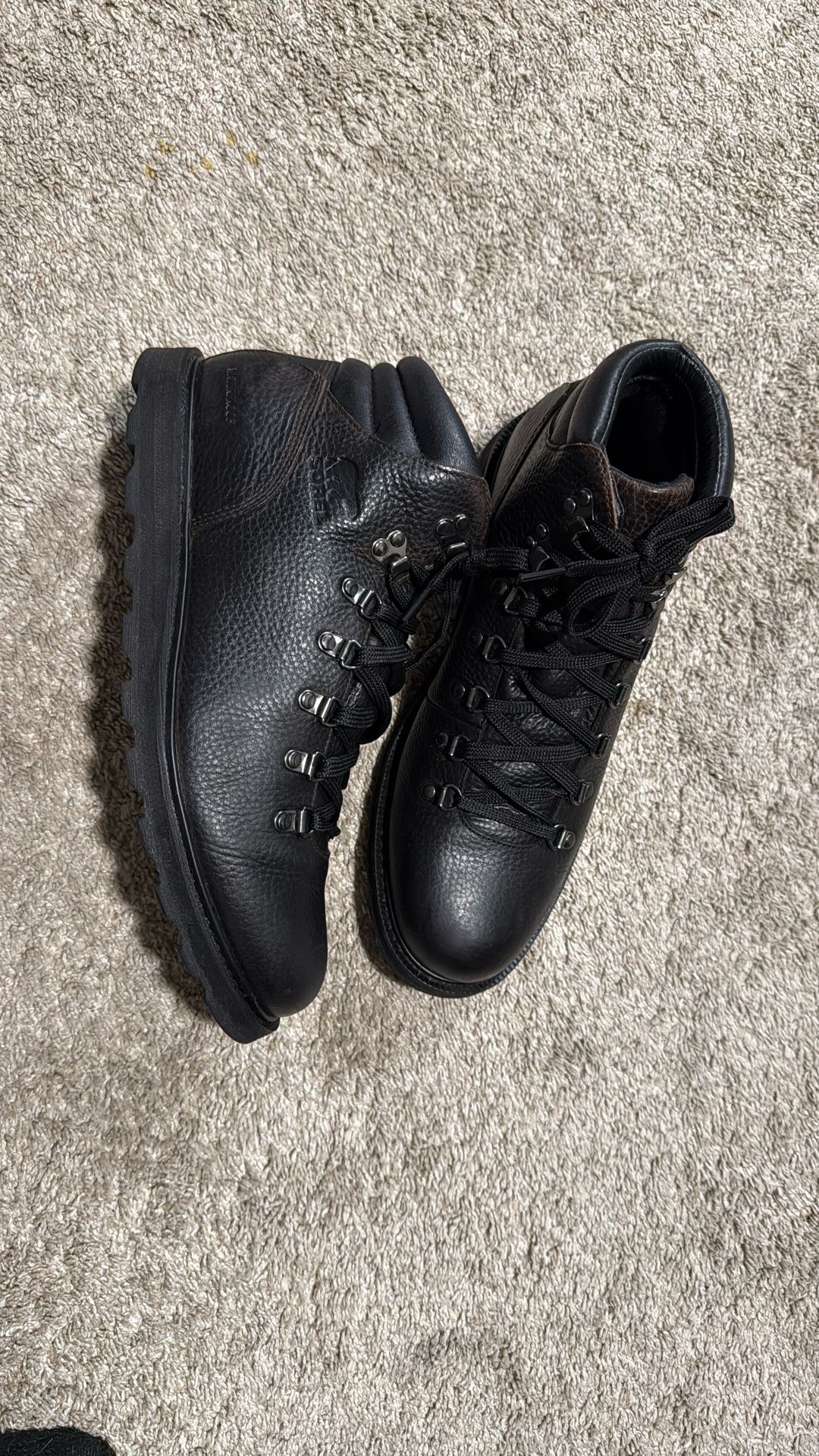 Sorel boots in perfect condition, size 11.5 .