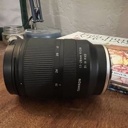 Tamron 17–28mm f/2.8 Lens – Excellent Condition