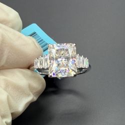 Moissanite/Silver Ring