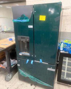 Brand new ge cafe with hot water disp