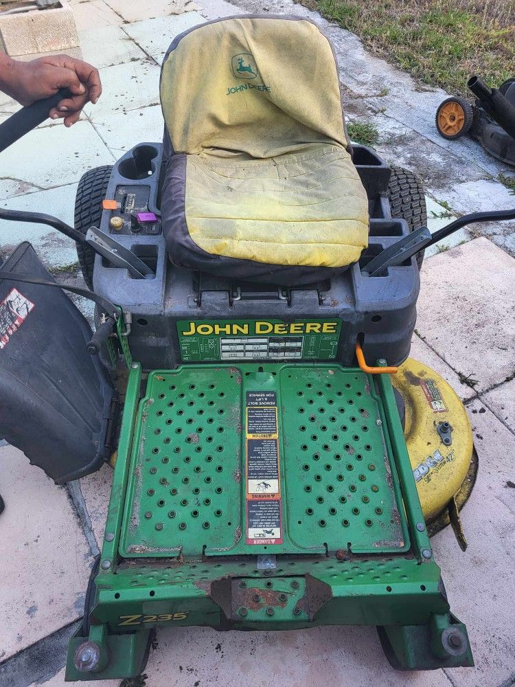 John Deer Driving Mower