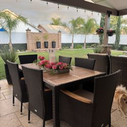 Modern Outdoor Patio Dining Set – Table + 6 Chairs (Great Condition)