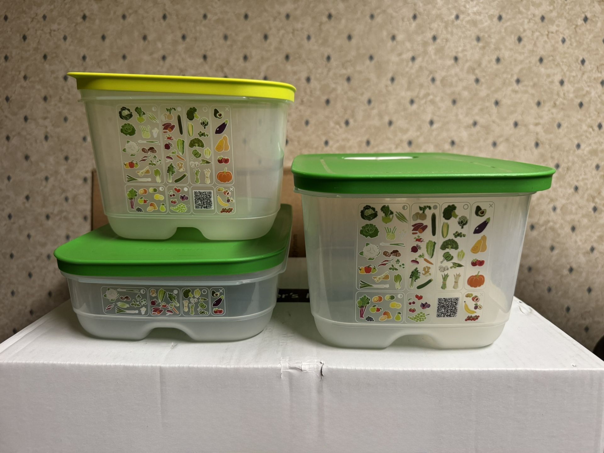 Fridgesmart Refrigerator Containers (medium deep, medium, small deep, 2 sets available)