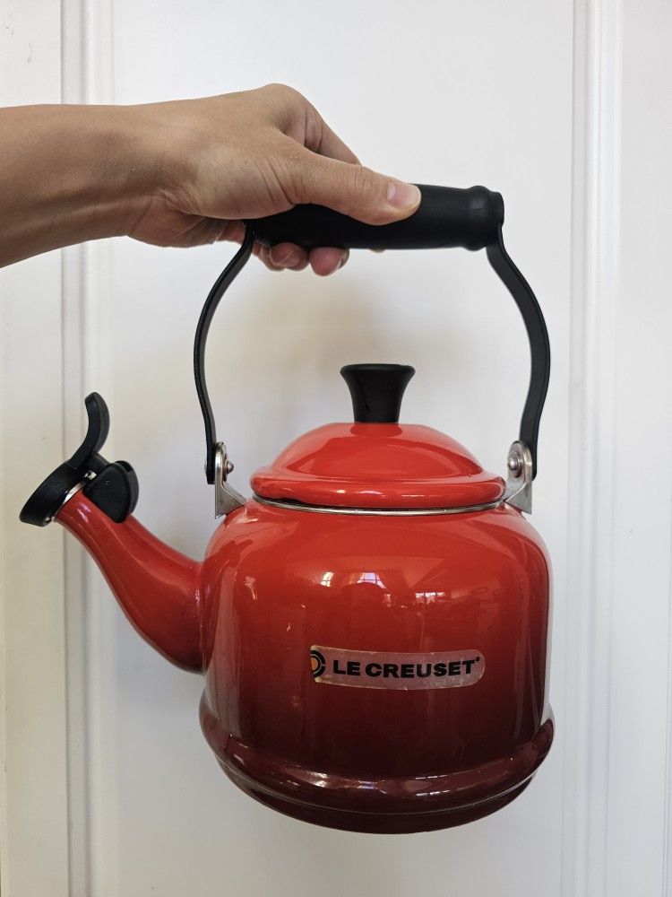 Le creuset demi kettle