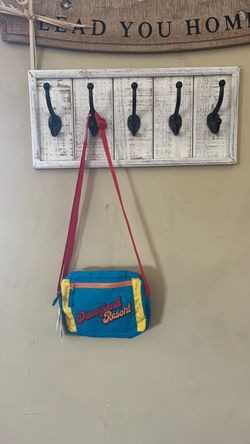 Brand New Disneyland resort  shoulders hinging tote