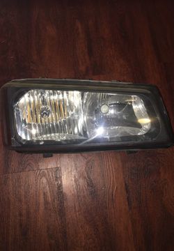2003 Avalanche Passenger side head light