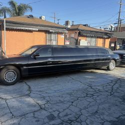 2001 Lincon Limocina  Todo Le Funciona Muy Vien 